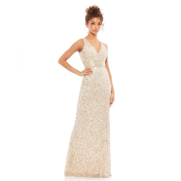 Mac Duggal 4930 NWOT SEQUINED SLEEVELESS V NECK COLUMN GOWN - Picture 1 of 8